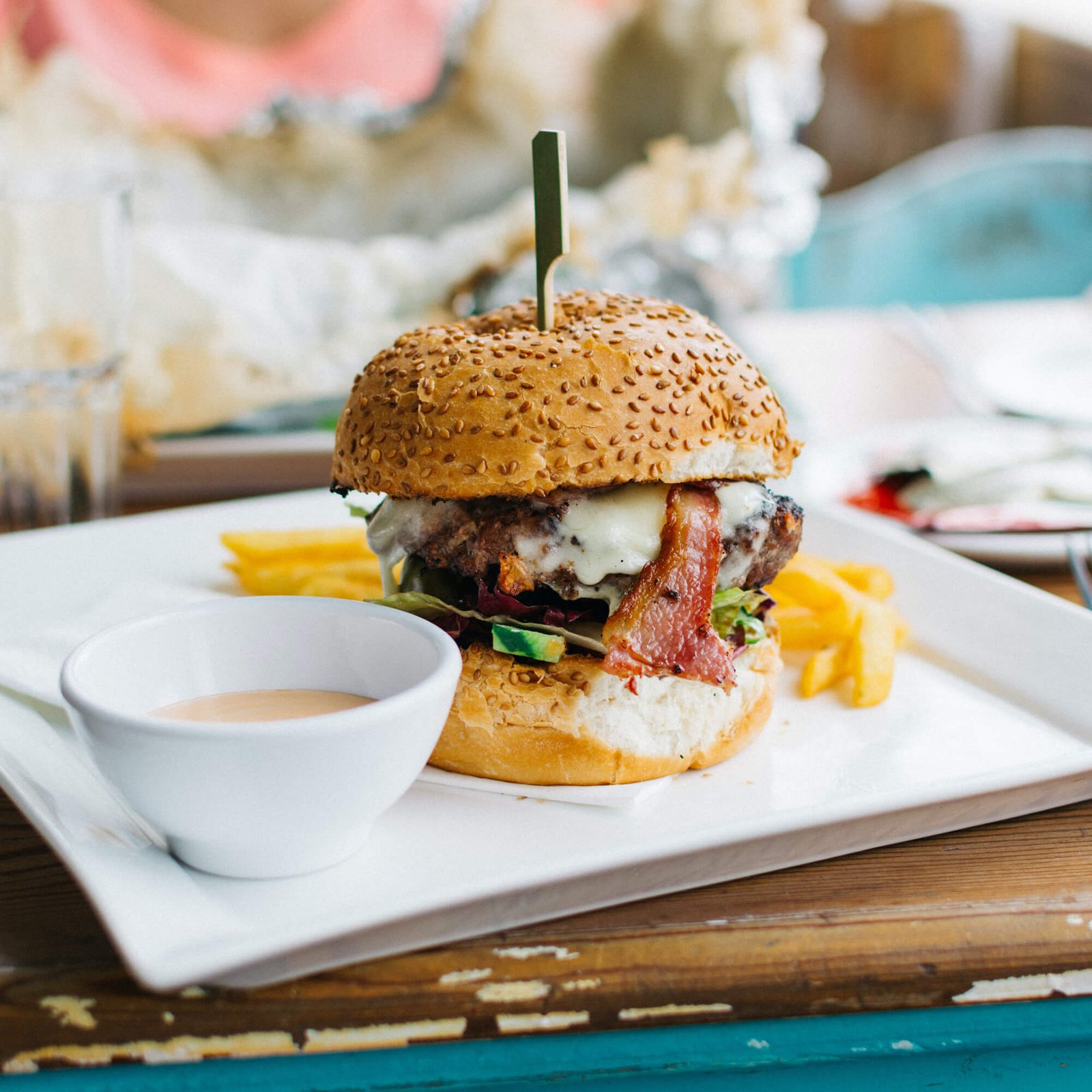 Steak beef burger with tarragon mayonnaise - Restaurante La Ermita